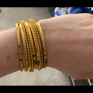 ⭐️ Gold Costume Bracelet ⭐️